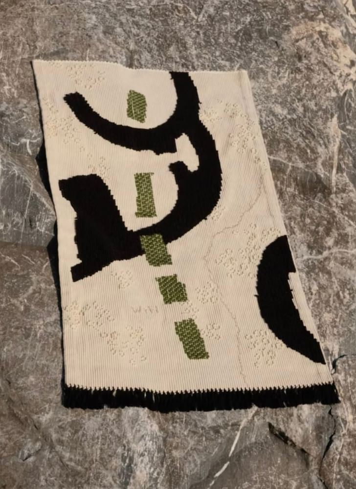 Pretziada Nuragi White Tapestry