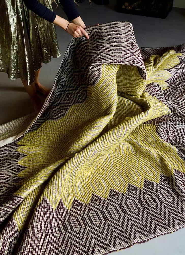 Pretziada Allover Carpet