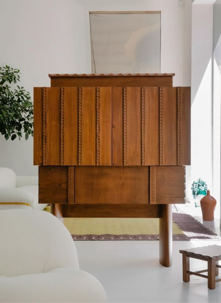 Pretziada Ancas Credenza