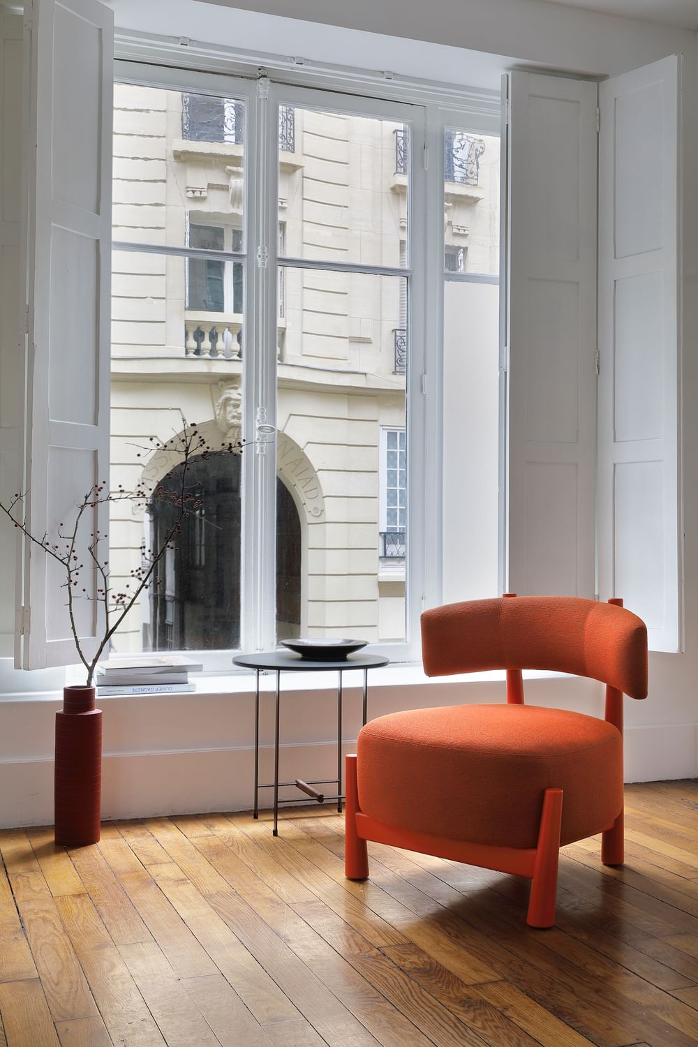 Coedition dalia chair red insitu haute living