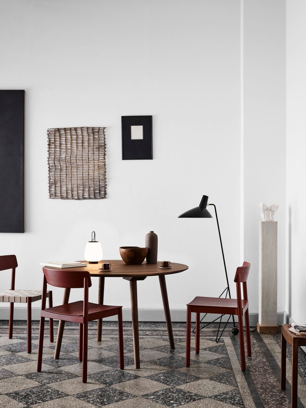 Andtradition tripod hm8 floor lamp black dining insitu haute living