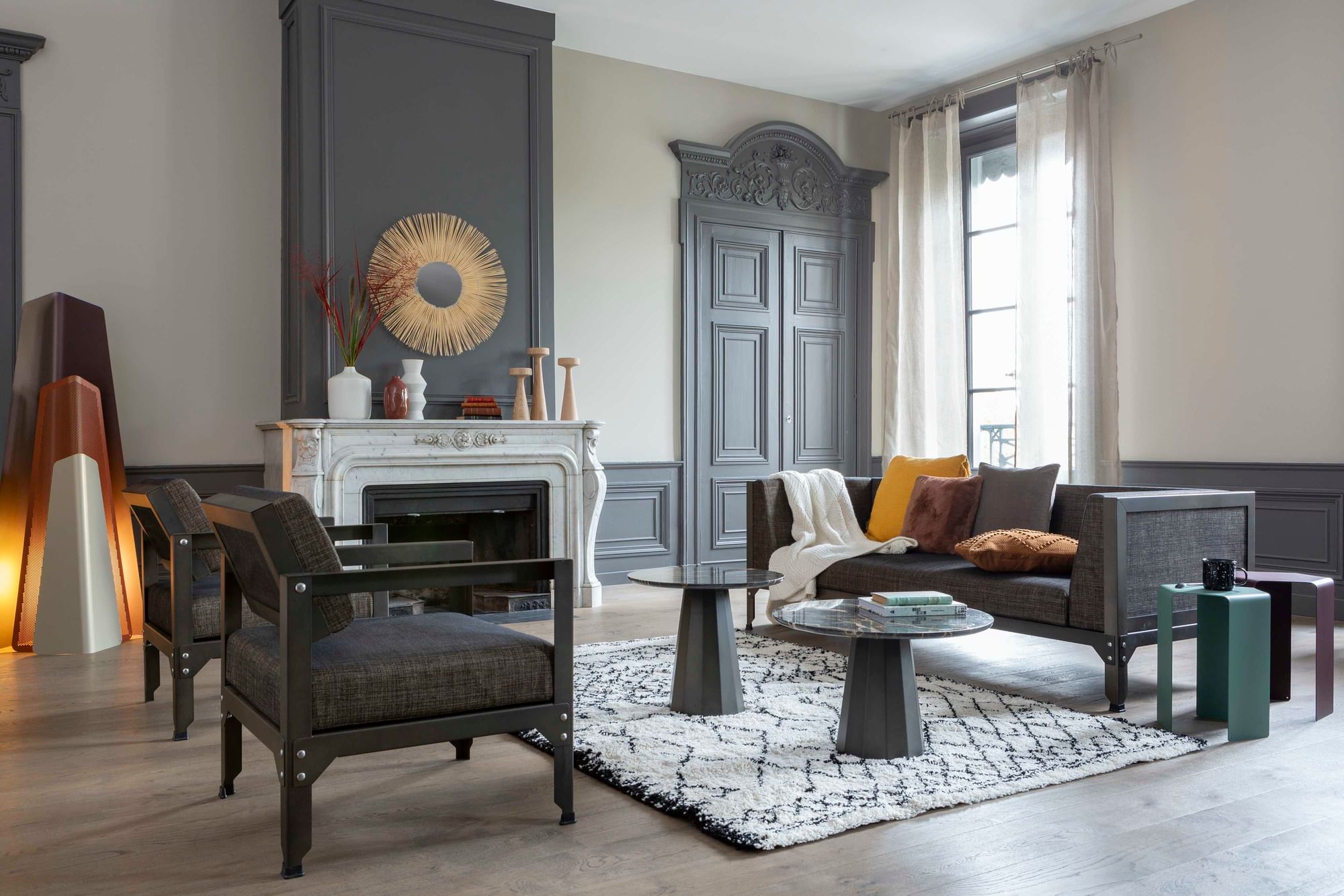 Matiere grise luc jozancy hegoa fauteuil canape interieur salon contemporain metal tissu lavable noir gris