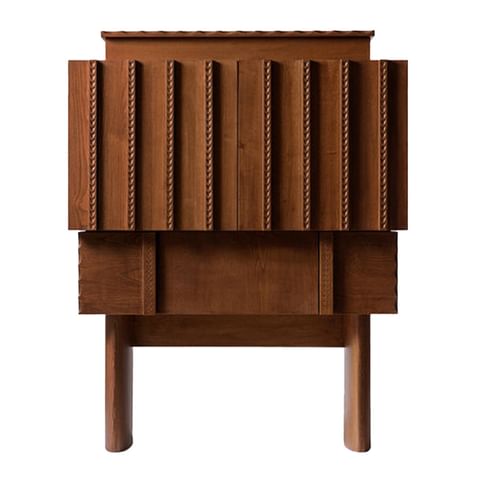 Pretziada ancas credenza thumbnail